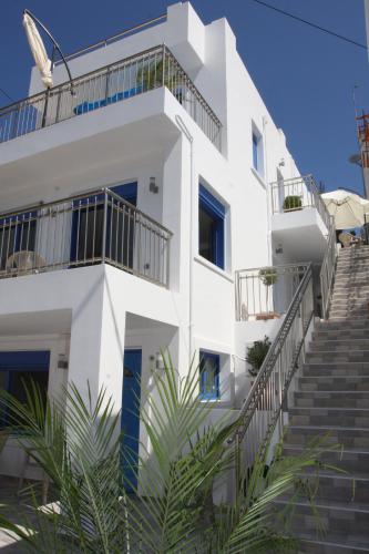 SunOrama Apts-Studios, Balíon