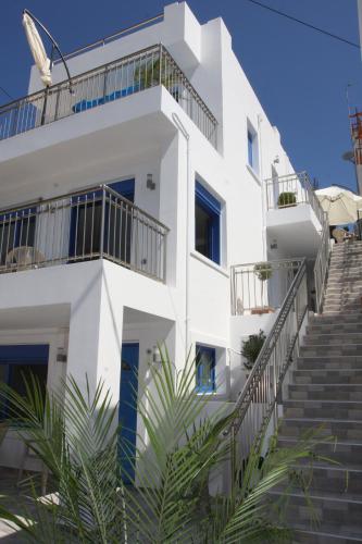  SunOrama Apts-Studios, Pension in Balíon