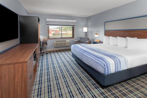 AmericInn by Wyndham West Salem in West Salem, USA