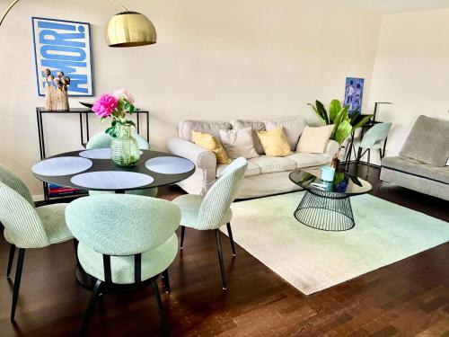 RAUM2GO - NO2 zentrales 2-Zimmer apartment DESIGN & BLICK in Wiesbaden