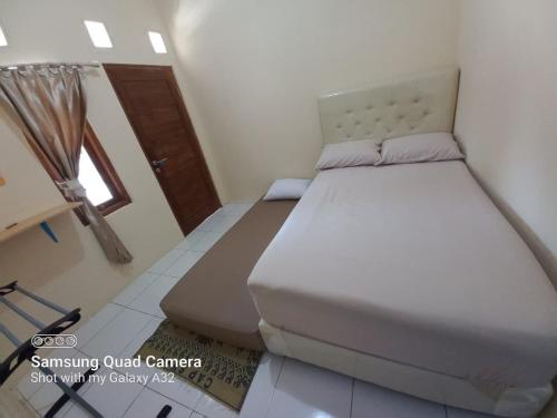 Exterior view, Niti Guest House near Depok Beach