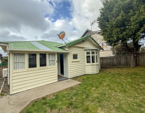 Spacious Surf-side 4 bedroom Retreat in ท่าอากาศยานเวลลิงตัน