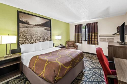 Super 8 by Wyndham Independence Kansas City - image 7
