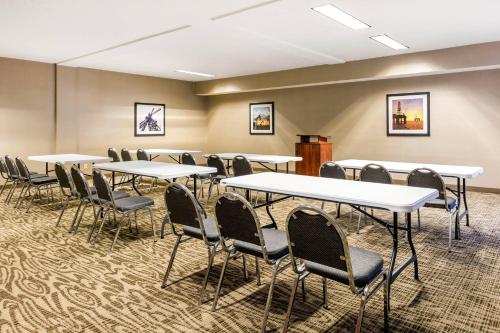 Comfort Suites – Humble, TX