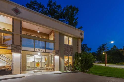 Super 8 by Wyndham Traverse City, Traverse City