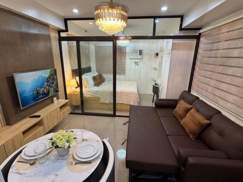 Sunny side Cityscape C2 RM 1716 Shore Residences by Prime Stay MOA, Manila