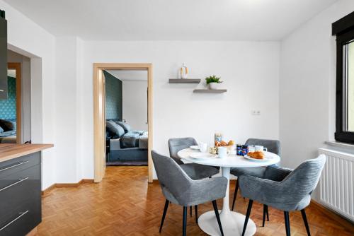 Faciliteter, Knappenstube in Maxhütte-Haidhof