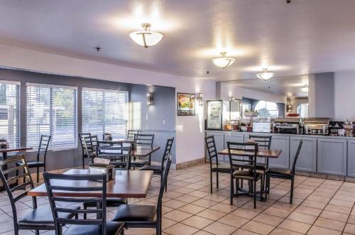 Clarion Hotel By Humboldt Bay - image 4