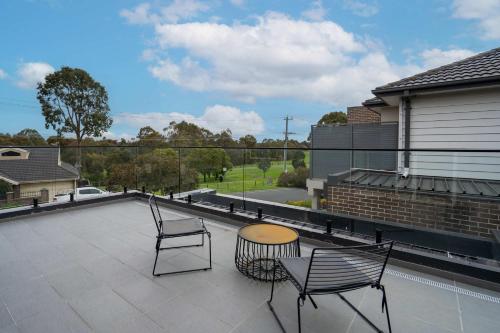 Prestige 4-Bed Luxury Home in Ashburton in Chadstone