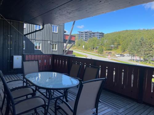 Stor Leilighet Med 4 Soverom Og 2 Bad – khách sạn tại City Center