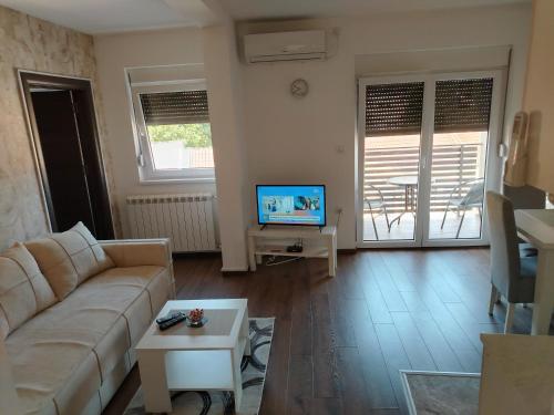 . Dom apartmani