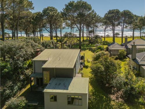 Pine Haven - Matarangi Holiday Home, Whitianga