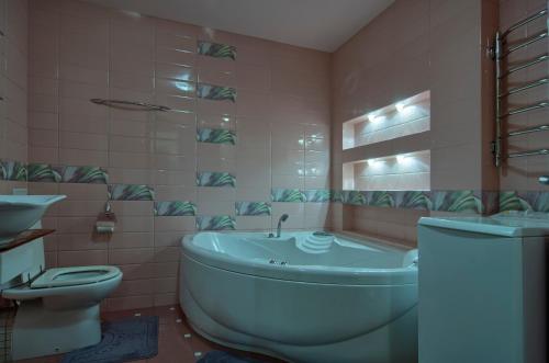 Two Bedroom Studio Center - image 5