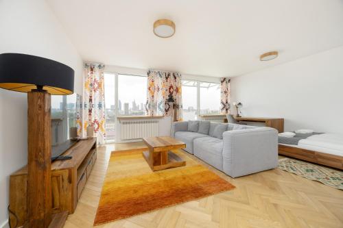 Studio on the 15th Floor with a View of the Warsaw Panorama by Noclegi Renters