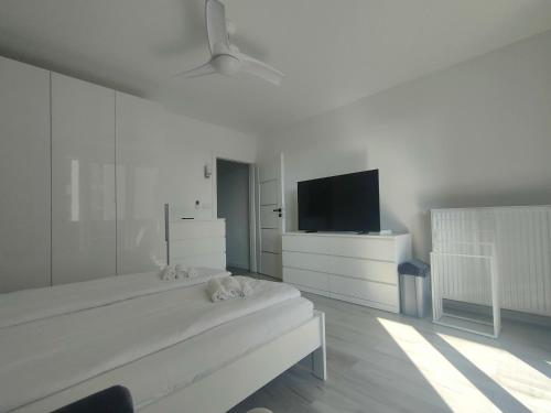 3-Bedroom Apartment with 2 Free Parking Spots - TAURON ARENA, Cracovia (foto 3)