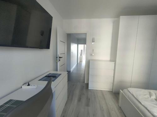 3-Bedroom Apartment with 2 Free Parking Spots - TAURON ARENA, Cracovia (foto 9)