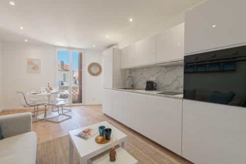 Cannes 1-Br Apartment Near the City Center