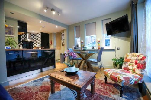 Trinity House, Flat 2