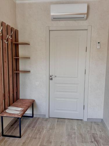 Bee Planet Garni in Garni