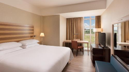 room detail thumbnail 1