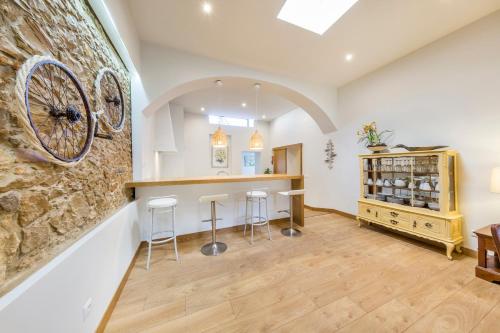 Létesítmények, Sea-view villa in Quelfes + Shared pool in Quinta Do Lago