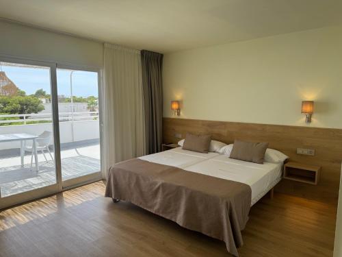 IROCO HOSTAL Room Type - Deluxe Twin Room