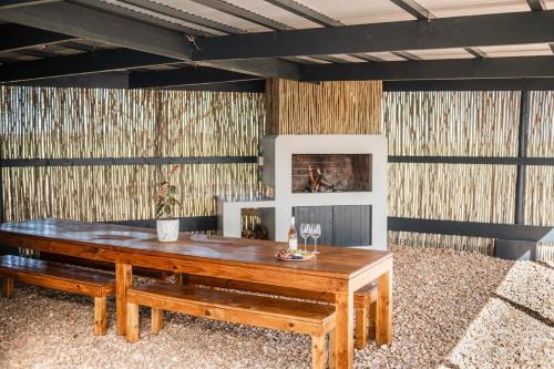 Farm Cottage - Mountain View,Fireplace,Outdoor Braai in Riversdeilas