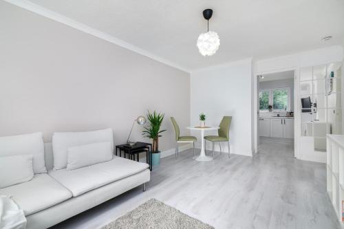 Stylish 1BD Canal-Side Flat with Private Garden, Birmingham (fotografie 2)
