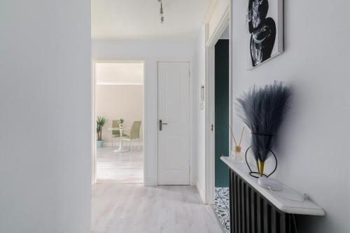 Stylish 1BD Canal-Side Flat with Private Garden, Birmingham (fotografie 7)