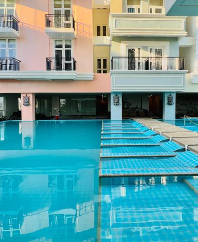 Swimming pool, Saint Honore & Saint Dominique near Western Visayas Medical Center