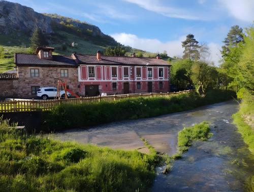 Casa Entrenidos gîte à louer Herreruela de Castillería