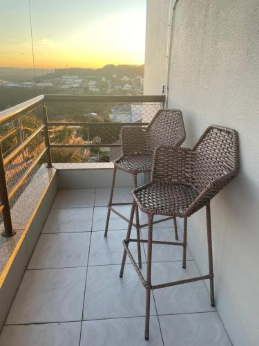 Apartamento espaçoso e impecável - Fenavinho