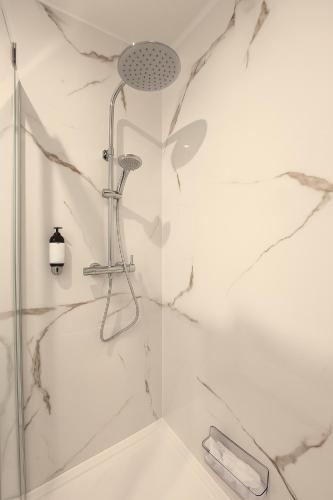 Apartamentos Sevilla Palace - image 6