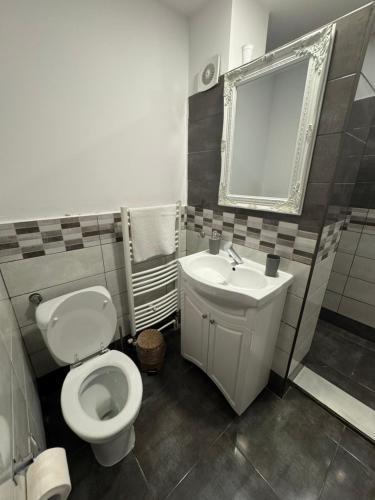 La Livada - image 14