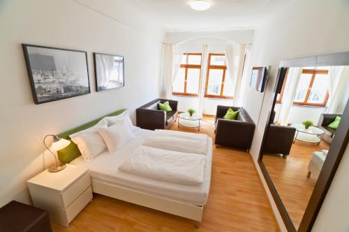 The Square Coburg - main image