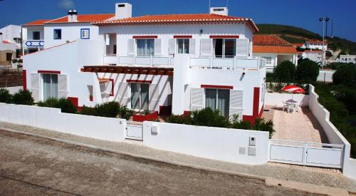  Apartments Sound of Silence, Pension in Carrapateira