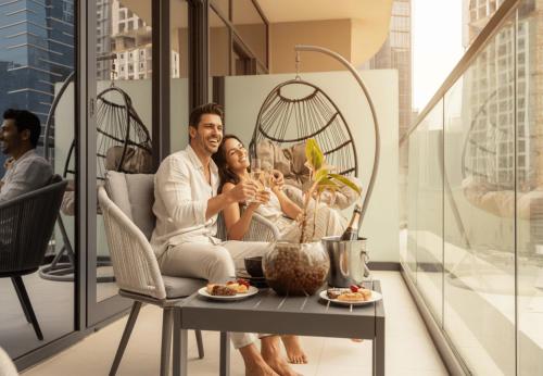 KeyRock - Modern 1BR in Zada with Pool & View, Dubai