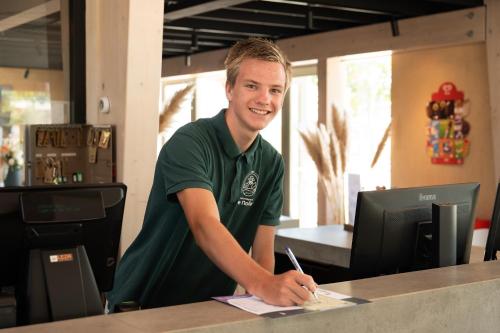 Lobby, Tenthuisje in het groen, een suite met eigen badkamer in Callantsoog