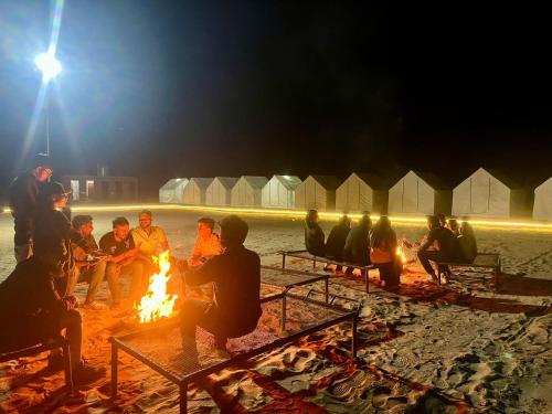 Retreat Riyasat Desert Camp in ฆูรี