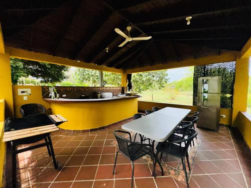 Espectacular Casa vacacional -Piscina privada in Agua de Dios