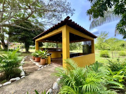 Espectacular Casa vacacional -Piscina privada in Agua de Dios