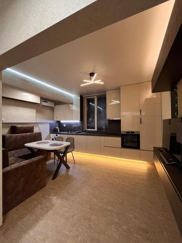 Luxury Apartment Flowers Varna