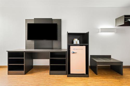 Motel 6-Miami FL - image 2