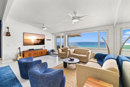 North Shore Beach House, 4BD, AC, Parking, WIFI, King Beds