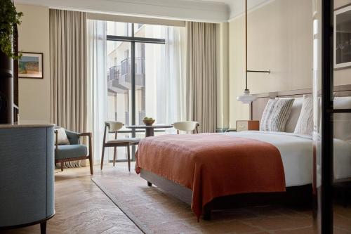 room detail thumbnail 1