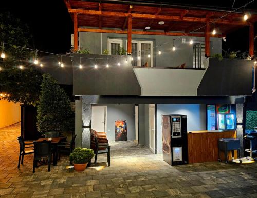 Patogumai, Hotel Ari in Lagja e Terzinjeve