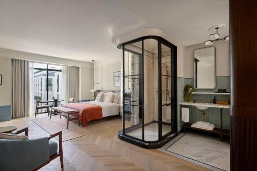 room detail thumbnail 1