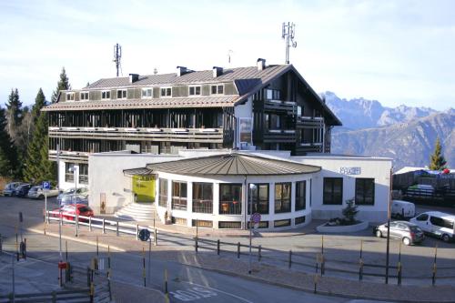 Hotel Dolomiti Chalet - Monte Bondone