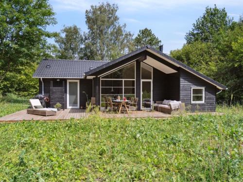  Holiday Home Jonnhild - 450m from the sea by Interhome in Tjørneholm