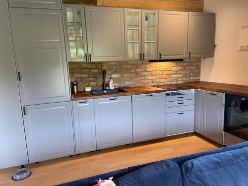 廚房, The Trail's Head in 布蘭